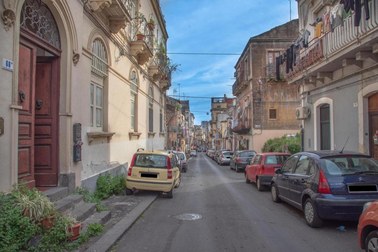 Cozy'S House Nel Cuore Della Citta Катания Экстерьер фото