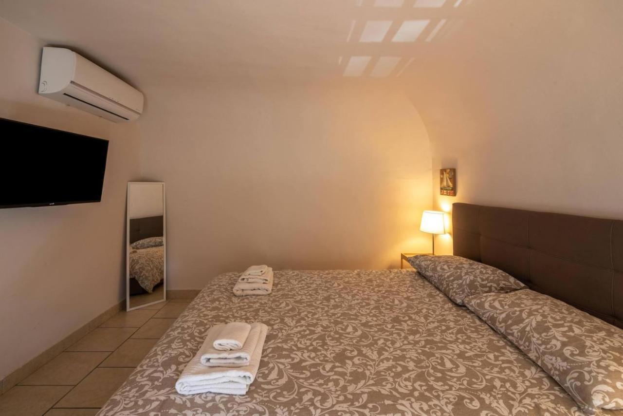 Cozy'S House Nel Cuore Della Citta Катания Экстерьер фото